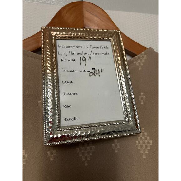 Cure Women's Beige 3/4 Roll-Tab Sleeve Keyhole Neck Blouse Geometric Top Medium - Picture 9 of 10